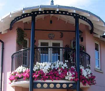even a balcony full annuals is possible